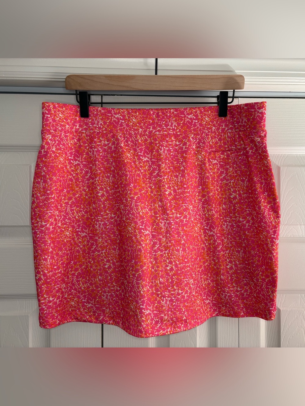 Women’s Pebble Beach Dry-Luxe bright pink floral athletic skort size L